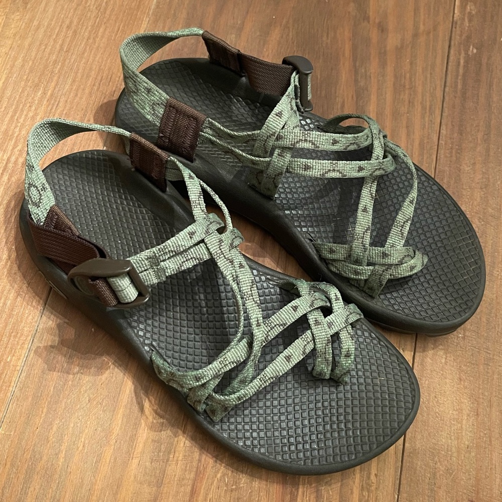 Women’s green Chaco size 8